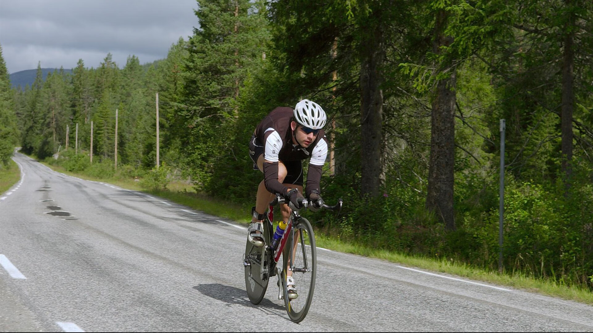 汽车+跑步多段接力赛 司机与跑者交替完成城市环线